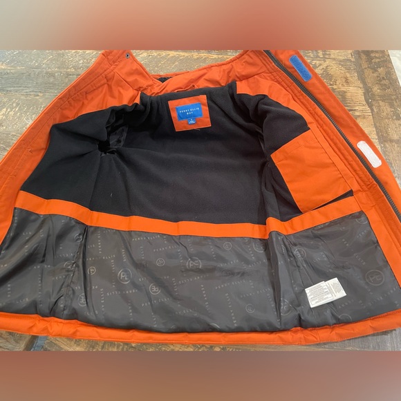 Perry Ellis Boys puffer coat, pre owned excellent condition size 4 - Picture 7 of 8